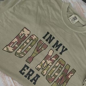 Boy Mom ,, Graphic Tee Pressed by Me .. Comfort Colors ,, XL Unisex